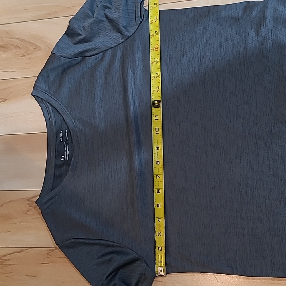 Under Armour women's medium grey shirt - Picture 6 of 6